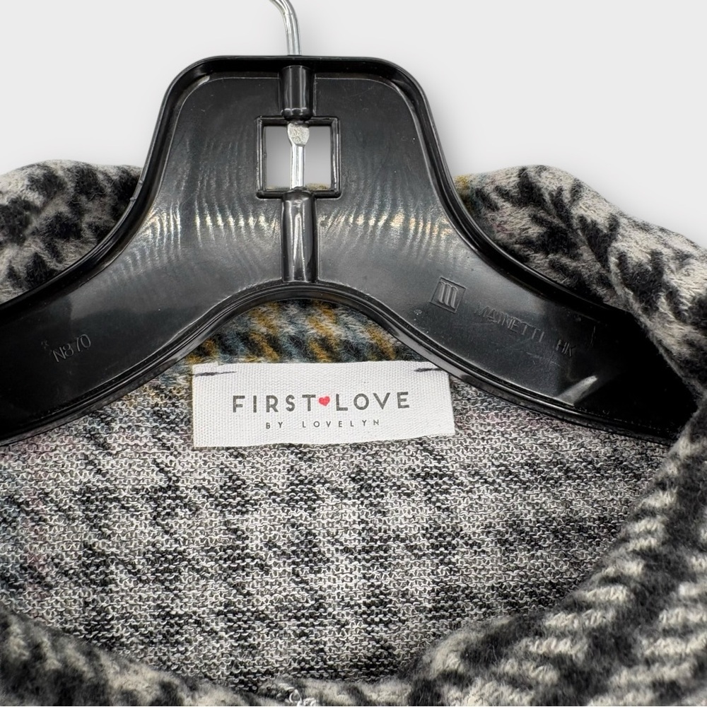 First Love by Lovelyn Cozy Plaid Relaxed Fit Top in Grey Women’s Size L - Picture 5 of 8